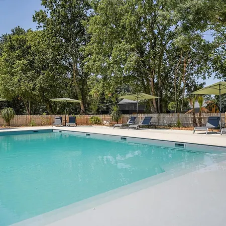 N°35, Piscine Commune, 1